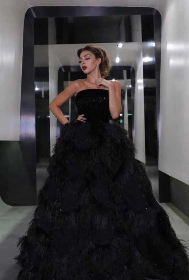 جمبسوت براق باللون الأسود