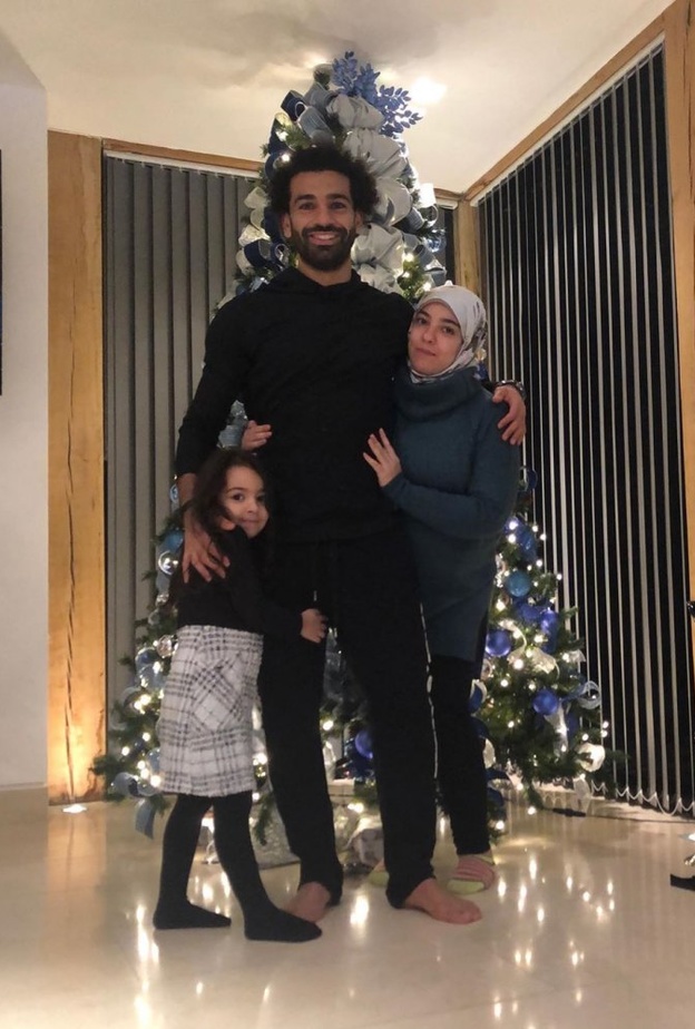 محمد صلاح وزوجته