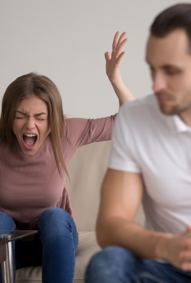 الخلافات الزوجية امر طبيعي ويجب ان تتعلمي متى تصمتي