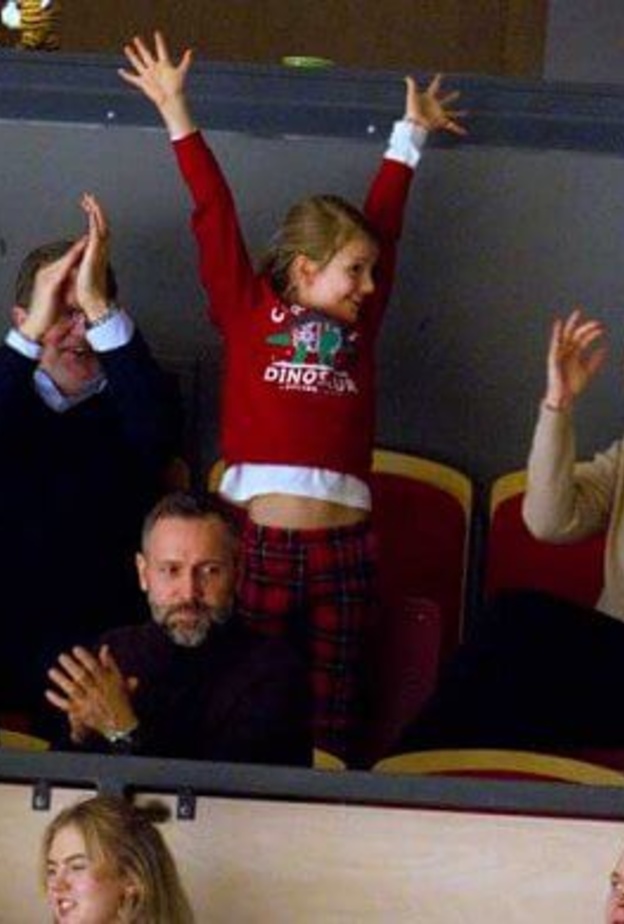 الأميرة استيل في إطلالة شتوية أنيقة