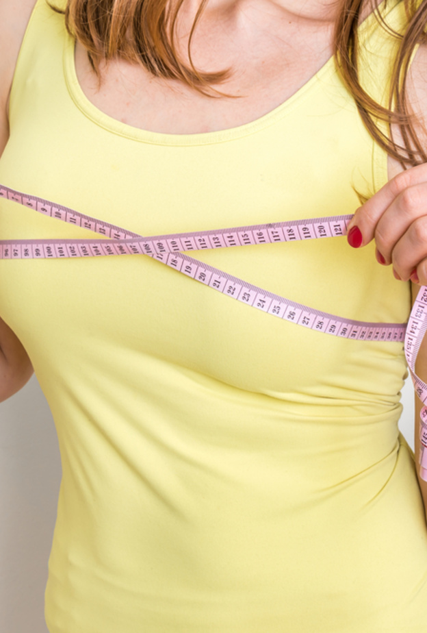 احرصي على استشارة طبيبك قبل الخضوع لعملية تصغير الثدي لتفادي أي أضرار