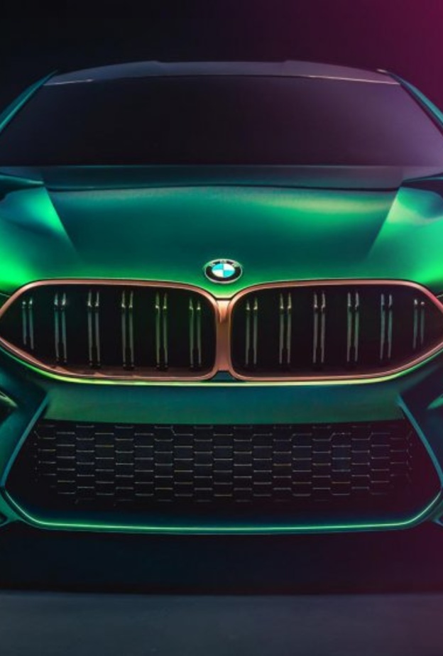 تتمتع M8 Gran Coupe First Edition 8 From 8 بباقة أداء M8 Competition