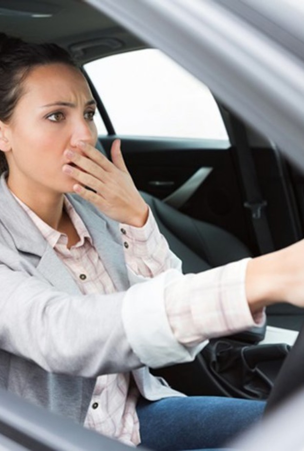 تشدد الدراسات على ضرورة أخذ قسط كافي من النوم قبل قيادة السيارة في رحلة طويلة