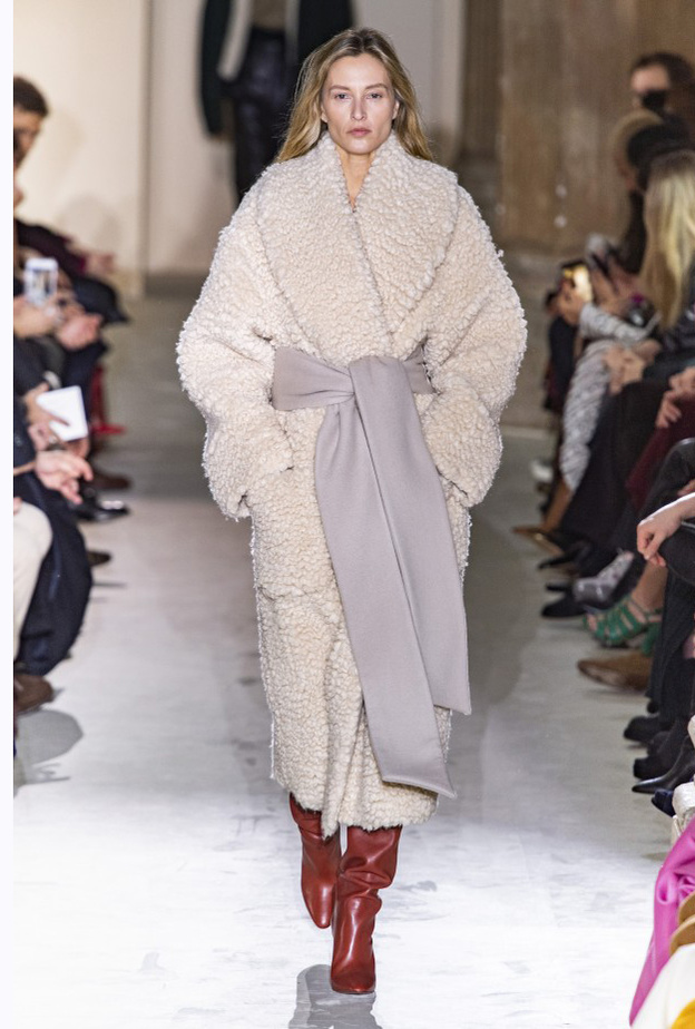 معاطف طويلة 