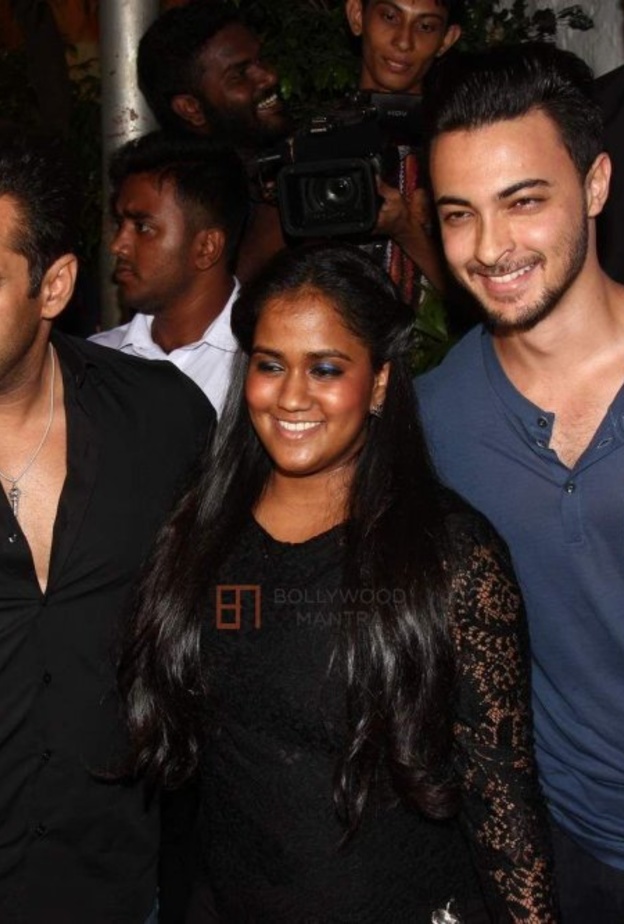 سلمان خان وشقيقته وزوجها