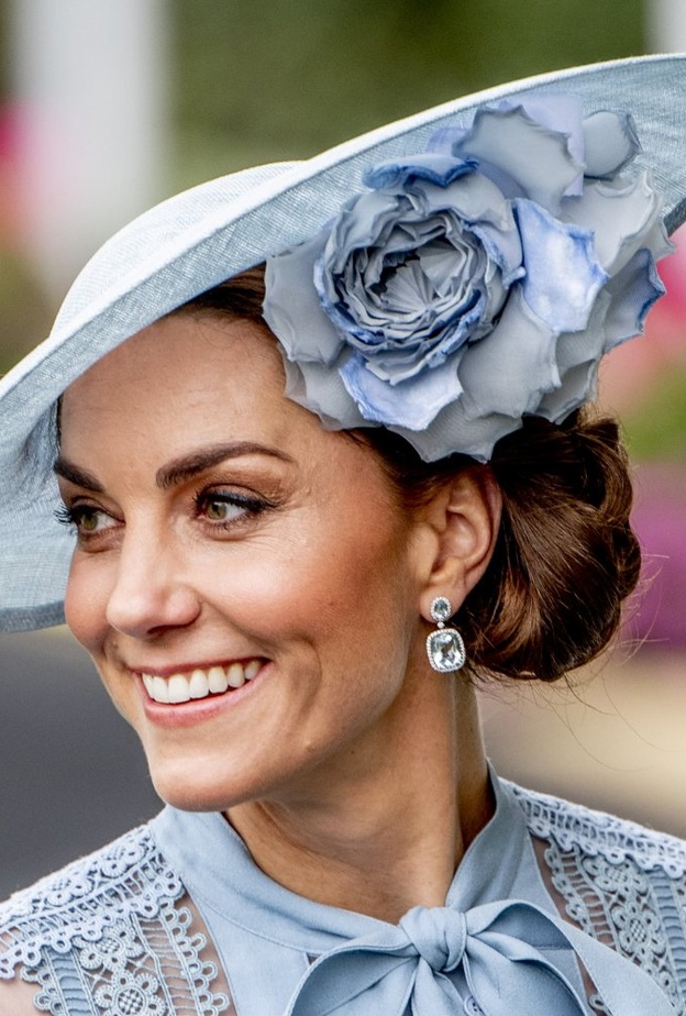 اطلالة كين ميدلتون