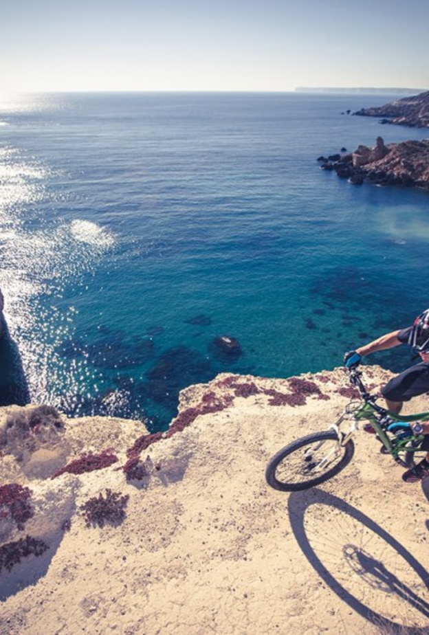 أبحر في مالطا