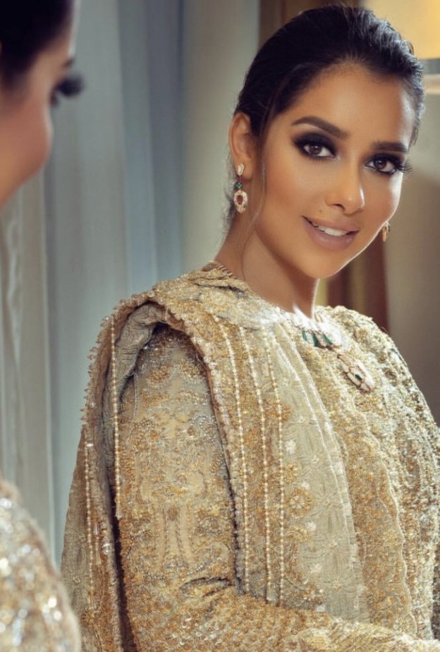 النجمة بلقيس فتحي