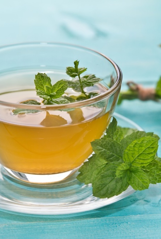 فوائد صحية لتناول الشاي بالنعناع