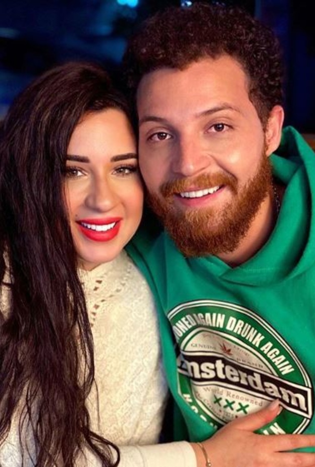 اسما شريف منير وزوجها