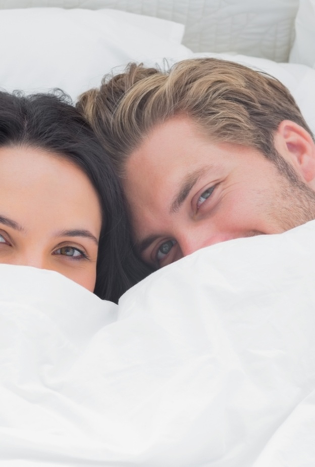 العلاقة الزوجية مشاعر صادقة ليست مرتبطة بمواعيد أو فصول محددة