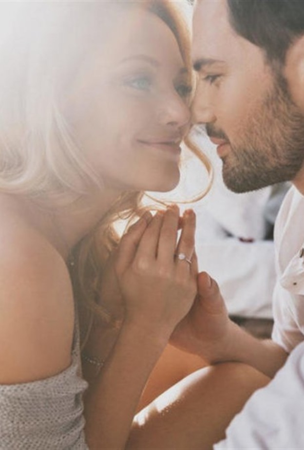 بعض المجتمعات تحرّم حتى الحديث عن العلاقة الجنسية فتصل المرأة الى ليلة الدخلة بكثير من الخوف والقلق