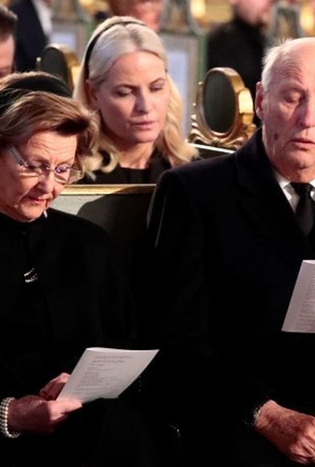 الأميرة مارثا لويز وبناتها في الجنازة