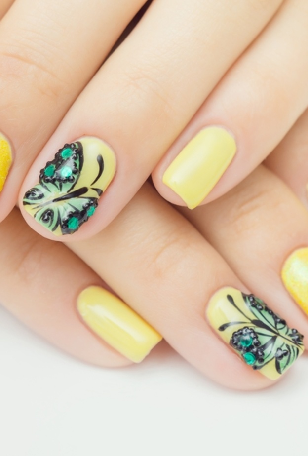 احدث موضة في الوان مناكير 2020 للاظافر القصيره