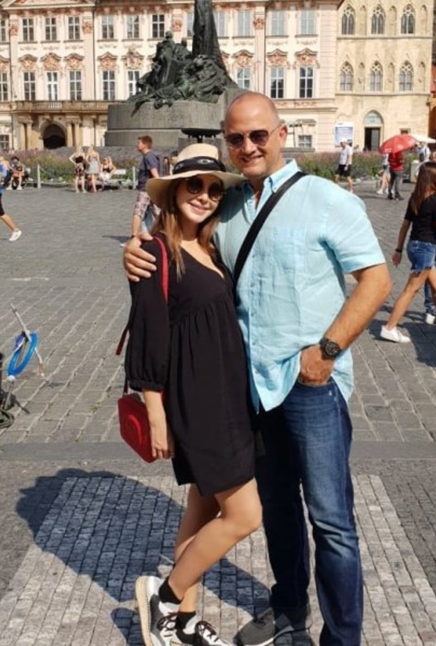 سطو مسلح على فيلا نانسي عجرم وزوجها