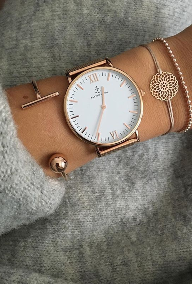 ساعات نسائية 