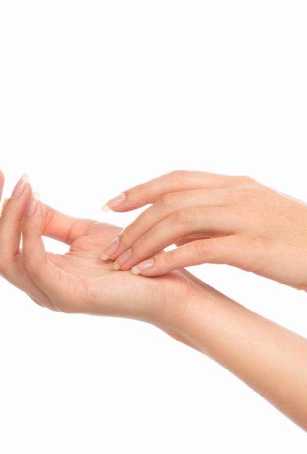  زيت بذر الكتان للعناية بالاظافر