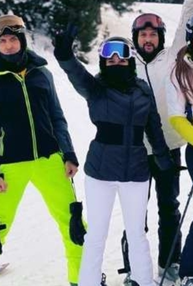 سوزان خان تنضم إلى هريثيك روشان وعائلته في عطلة ثلجية