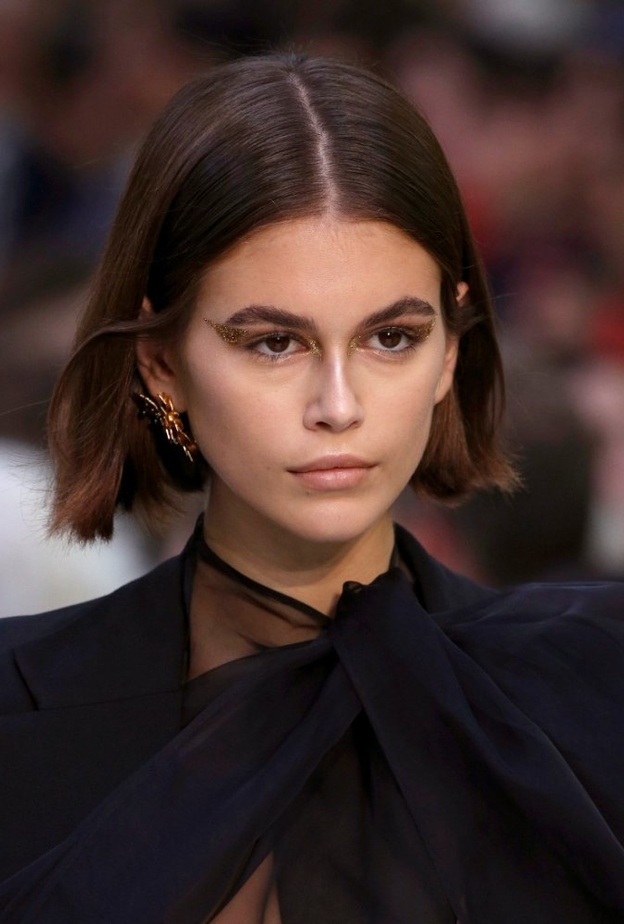  الايلاينر العصري باسلوب النجمات العالميات