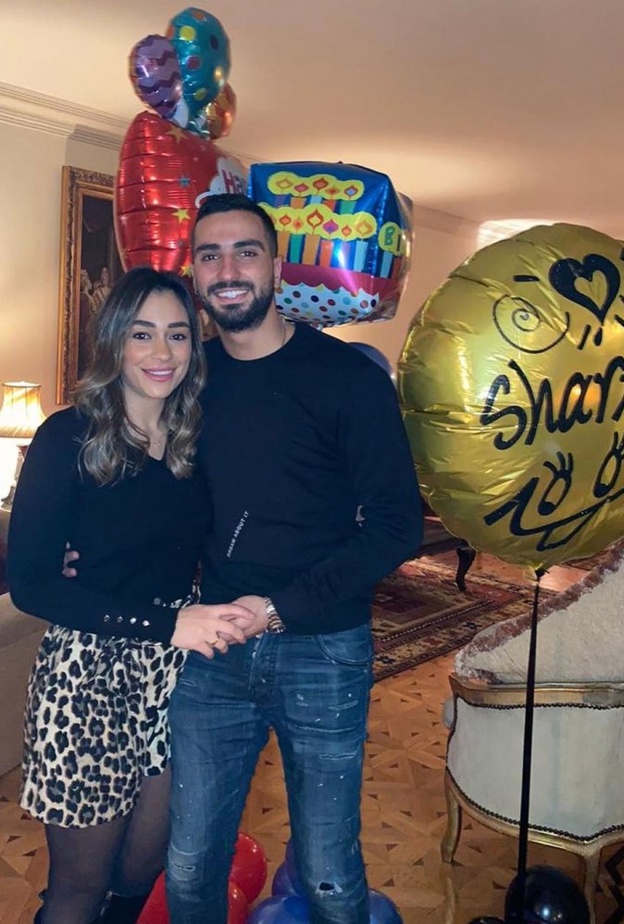 الشرنوبي وخطيبته 