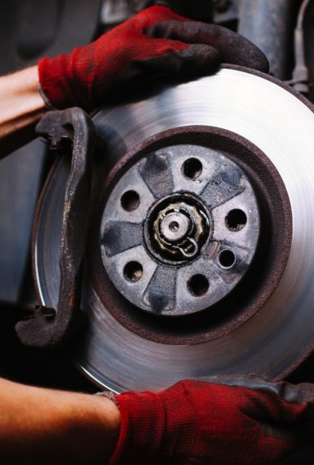 نصائح للحفاظ على مكابح السيارة لمدة اطول