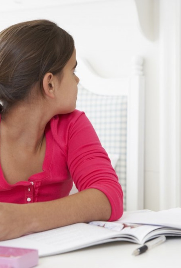 أضرار تفتيش الاب والام في خصوصيات أبنائهم