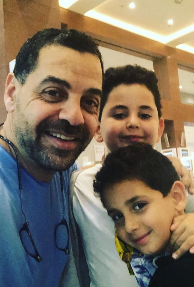 طارق العريان مع ابنائه من أصالة