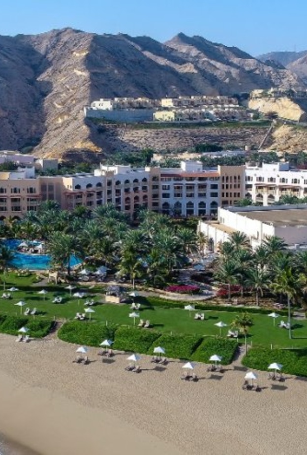 منتجعات شانغريلا المميزة المطلة على البحر