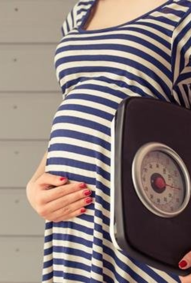 اضرار بدانة الام الحامل على الجنين