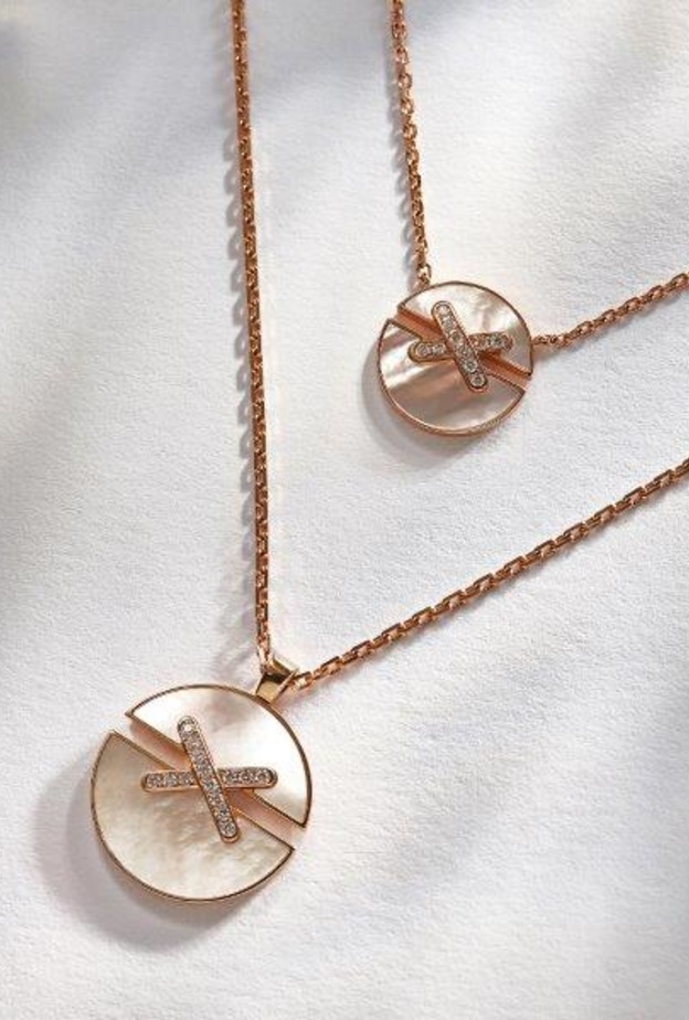 Jeux De Liens Harmony.. قلادة جديدة من Chaumet 