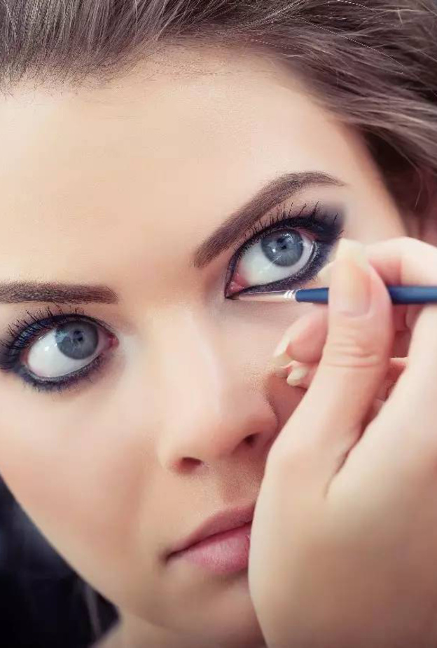 ثبات الكحل في العيون