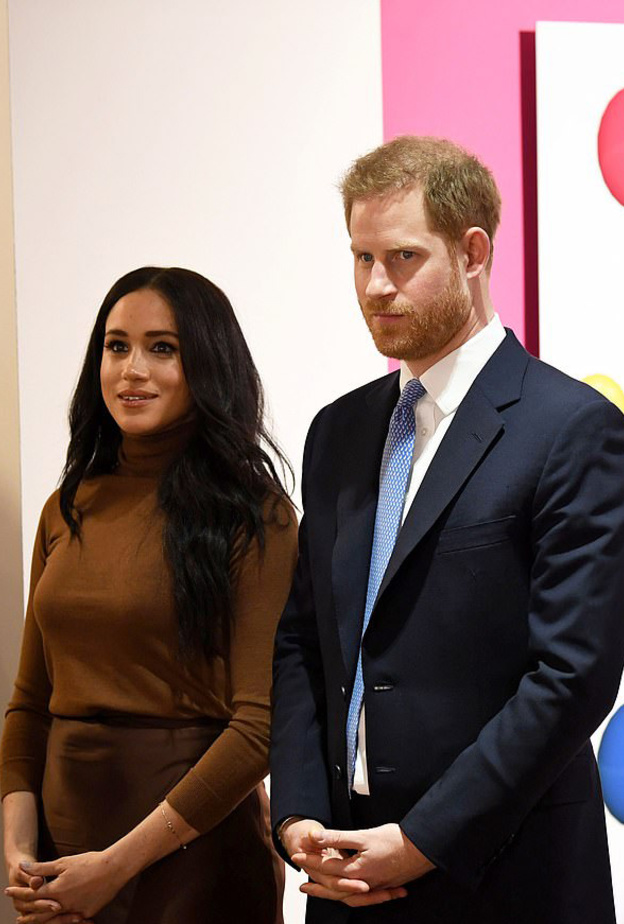 ملكة بريطانيا تخطط لحرمان هاري وميغان من لقب صاحبي السمو؟