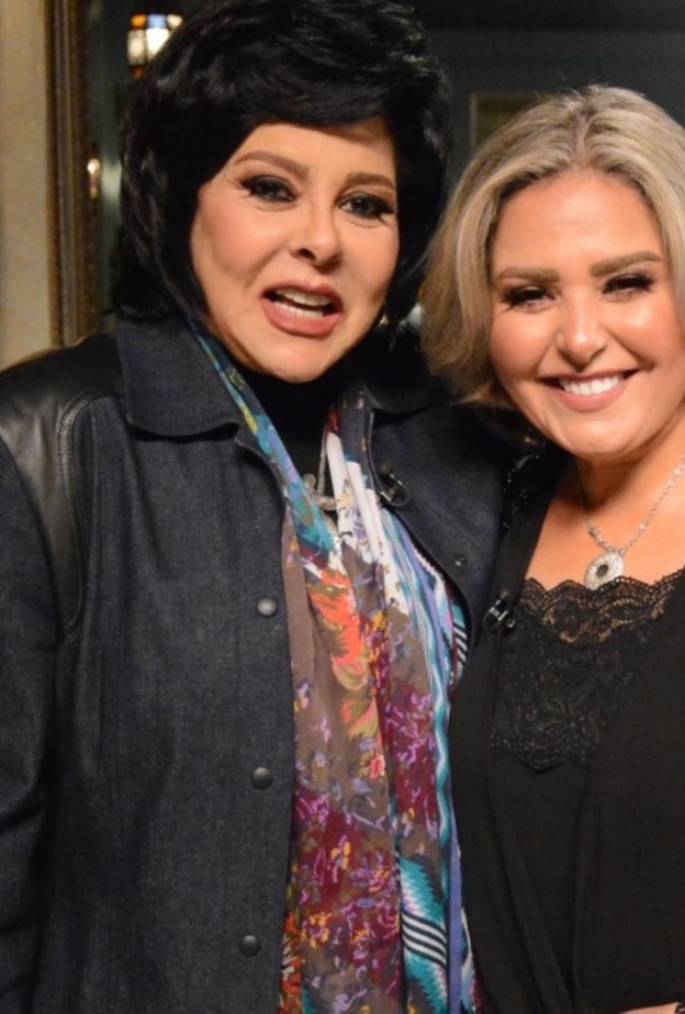 صابرين مع اسعاد يونس