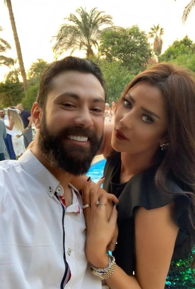 رضوى الشربيني وشقيقها