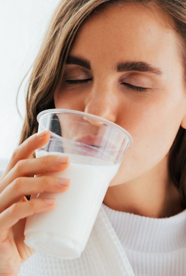 الحليب مهم لصحة البالغين