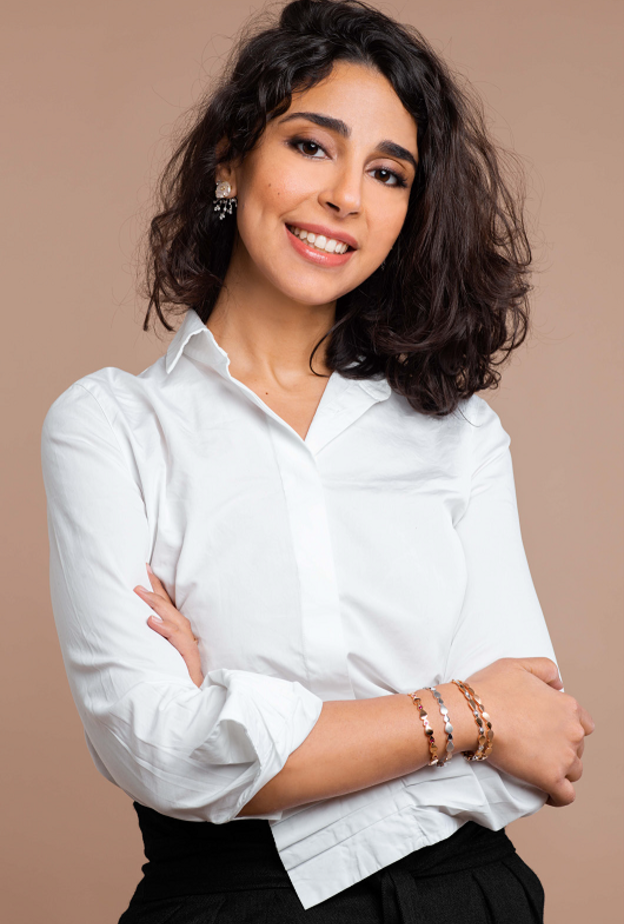 مصممة المجوهرات نادين العطار لـ"هي" : لكل قطعة أصممها قصة فريدة