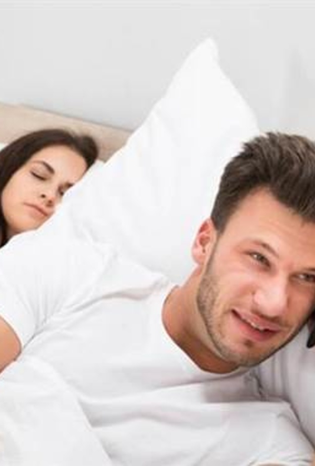 صفات الرجل الخائن