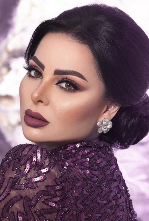 من احدث اطلالات مكياج وتسريحات شعر ديانا كرزون