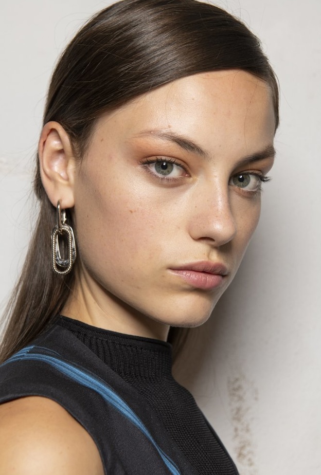 من عرض Giorgio Armani