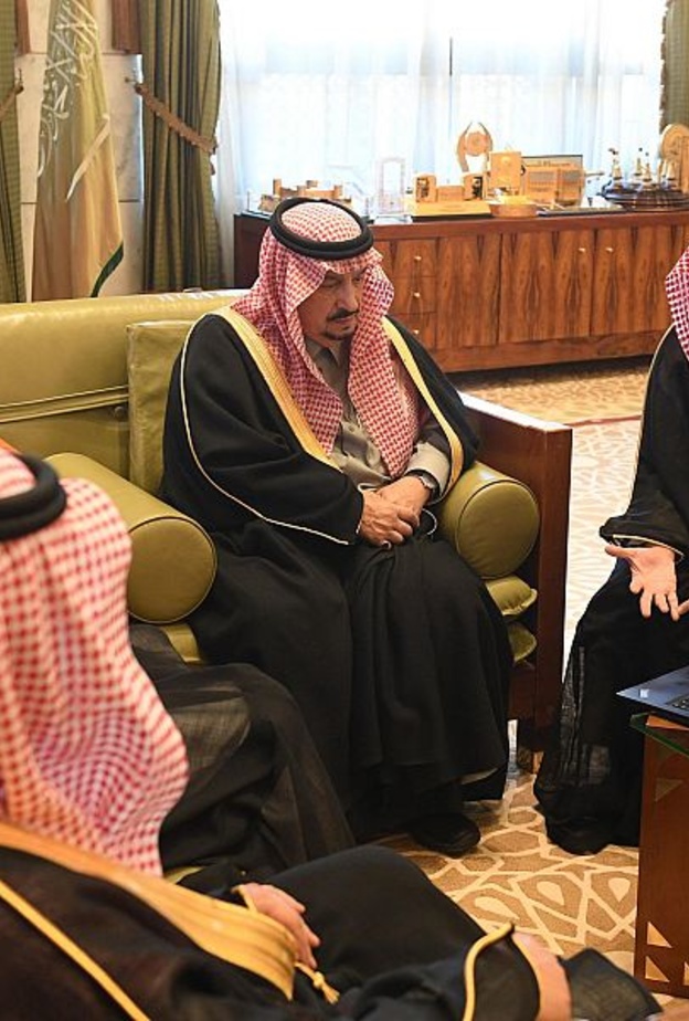 امير منطقة الرياض يطلع على استعدادات تنظيم منشآت لملتقى بيبان الرياض