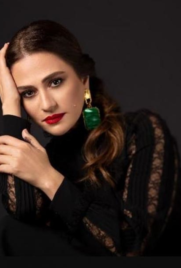 الفنانة اللبنانية جوليا بطرس