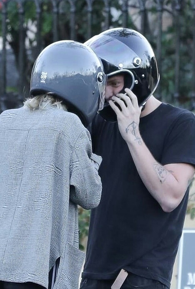 مايلي سايرس و كودي سيمبسون 