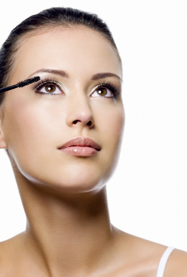 احصلي على مكياج رائع بعد معرفة أي نوع من فرشاة الماسكارا تستعملين