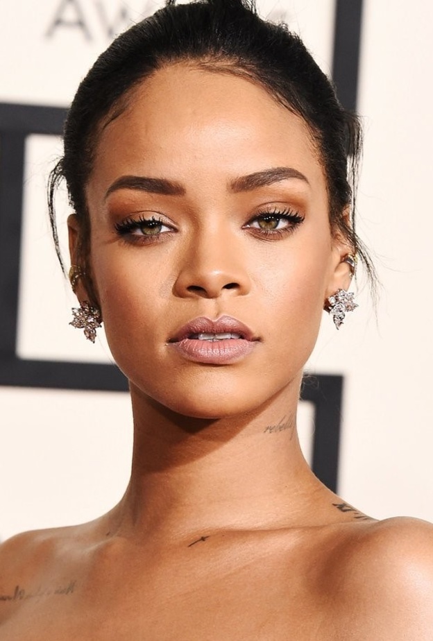 إطلالات النجمات الجمالية في  Grammy’s Award في السنوات الماضية