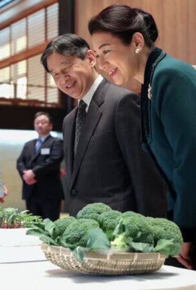 إمبراطور وإمبراطورة اليابان في مهرجان الزراعة وصيد الأسماك