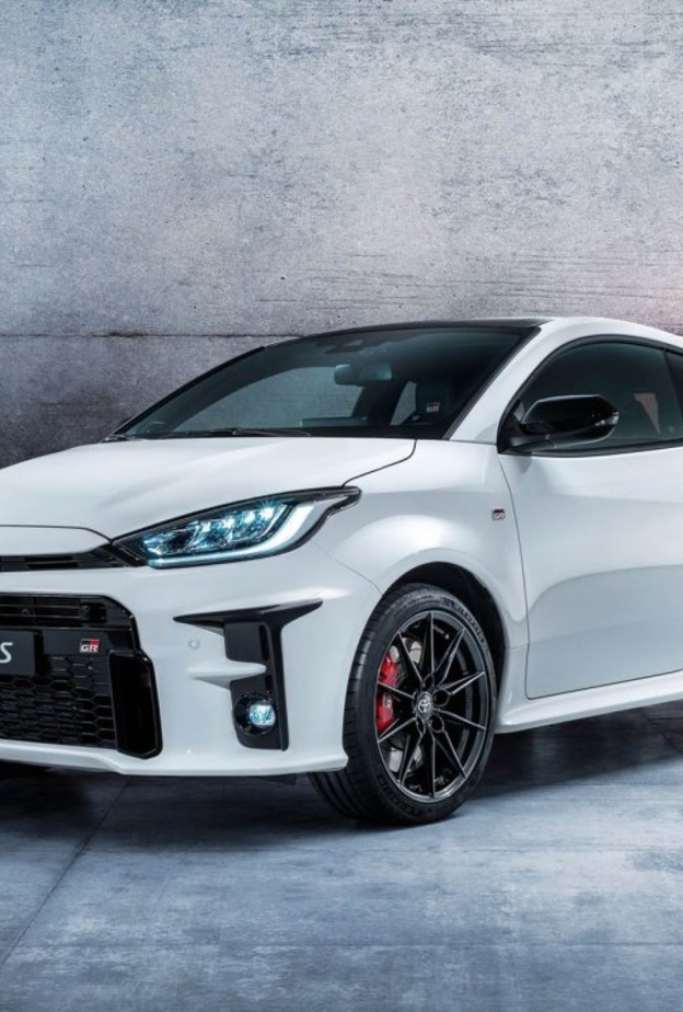 "تويوتا" تقدم نسخة "GR" من سيارتها "Yaris" بلمسات مشتقة من عالم الراليات