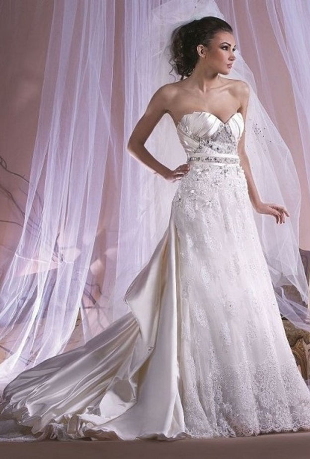 فستان ball gown من علي الخشن