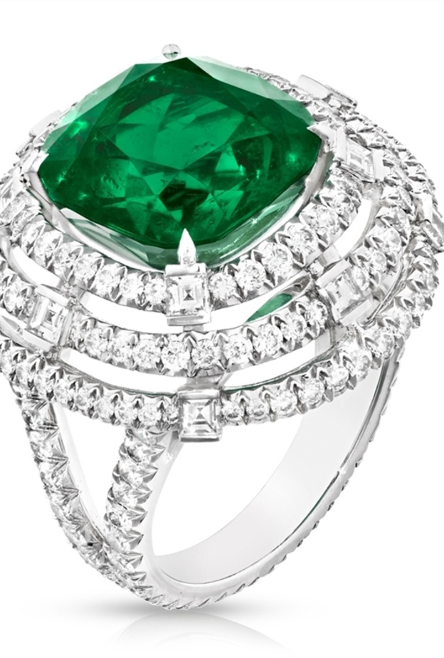 خواتم خطوبة 2020 مزينة بالزمرد من دار Bvlgari