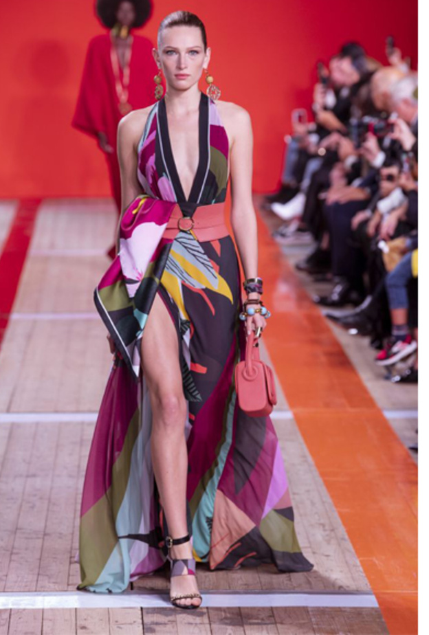 فساتين سهرة بشق جانبي طويل موضة ربيع وصيف 2020