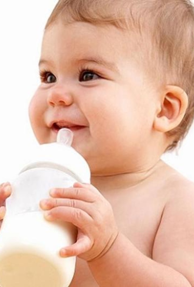 نصائح هامة عند ادخال الحليب الصناعي للطفل الرضيع